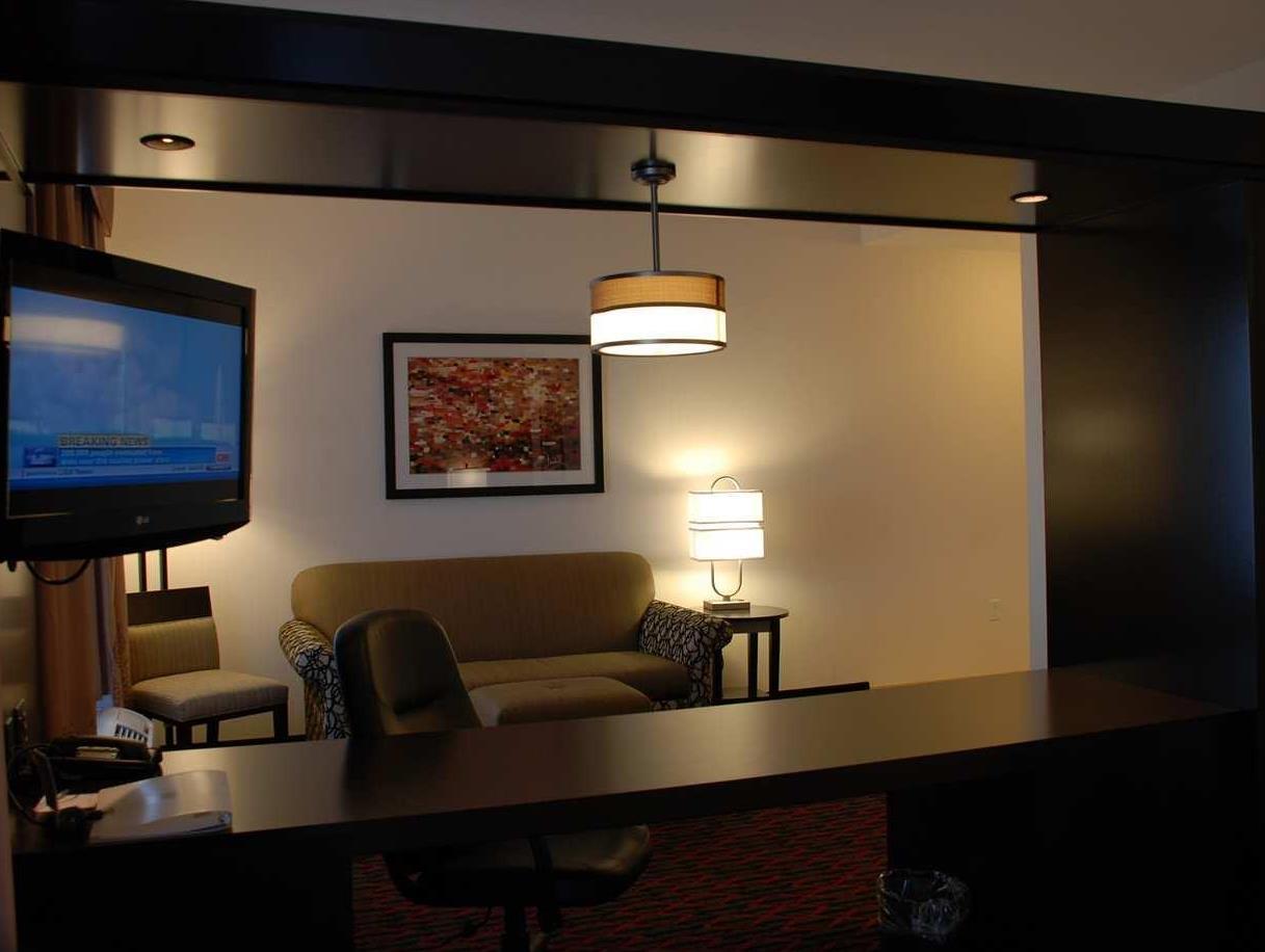 Hampton Inn & Suites By Hilton Lethbridge Bagian luar foto