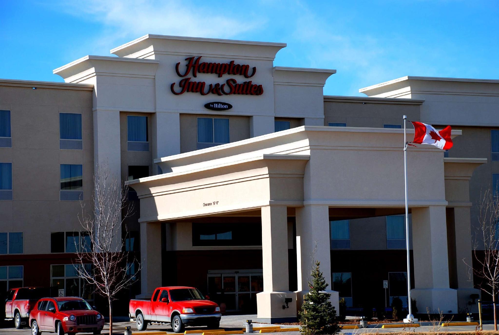Hampton Inn & Suites By Hilton Lethbridge Bagian luar foto