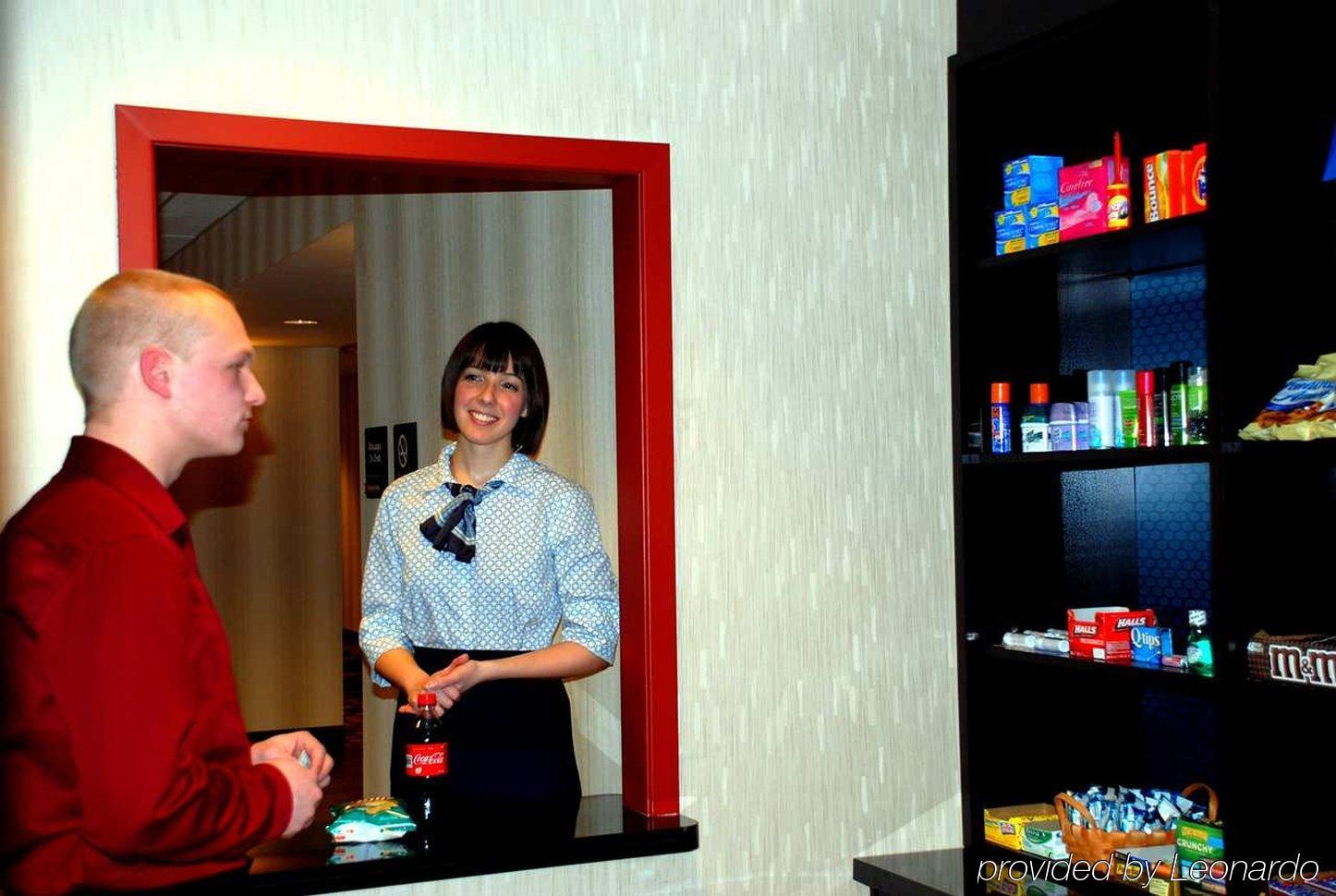 Hampton Inn & Suites By Hilton Lethbridge Fasilitas foto