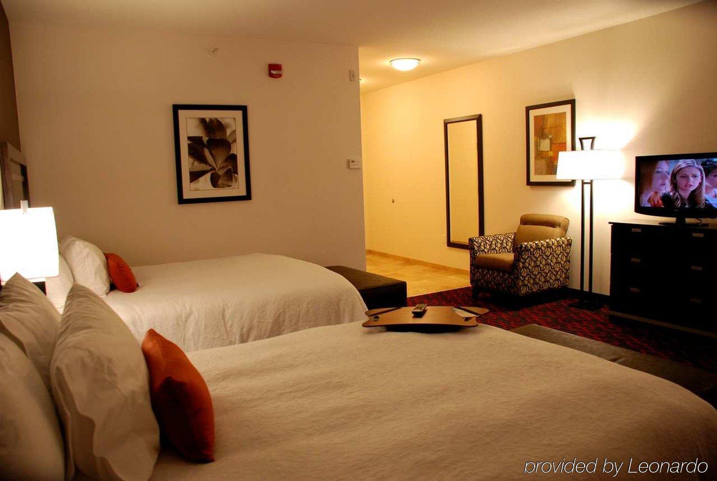 Hampton Inn & Suites By Hilton Lethbridge Ruang foto
