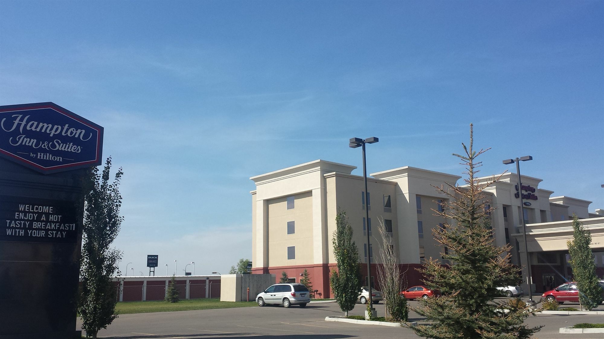 Hampton Inn & Suites By Hilton Lethbridge Bagian luar foto