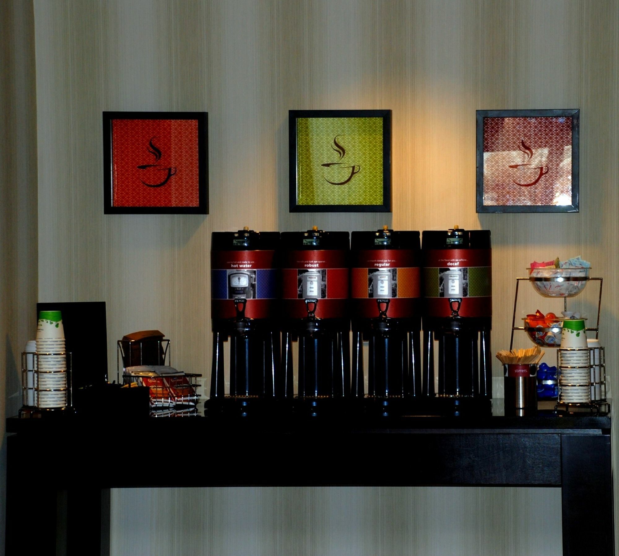 Hampton Inn & Suites By Hilton Lethbridge Bagian luar foto